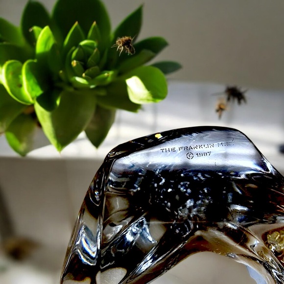 Franklin Mint-Carpenter Penguin On Ice Paperweight - Picture 16 of 16